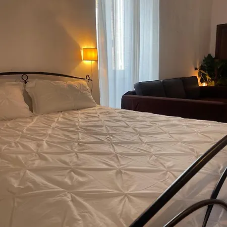 Rome’s Navona Apartment